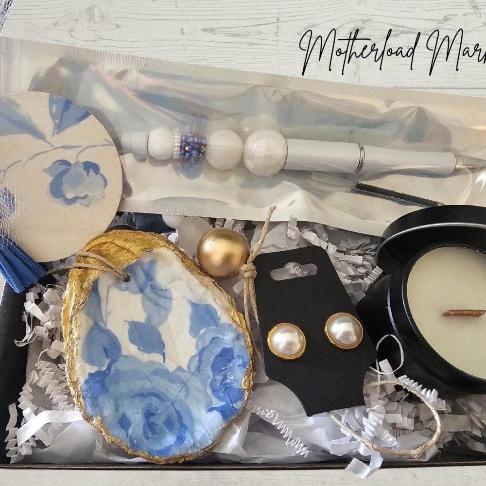 NEW Blue Floral Print Gift Set